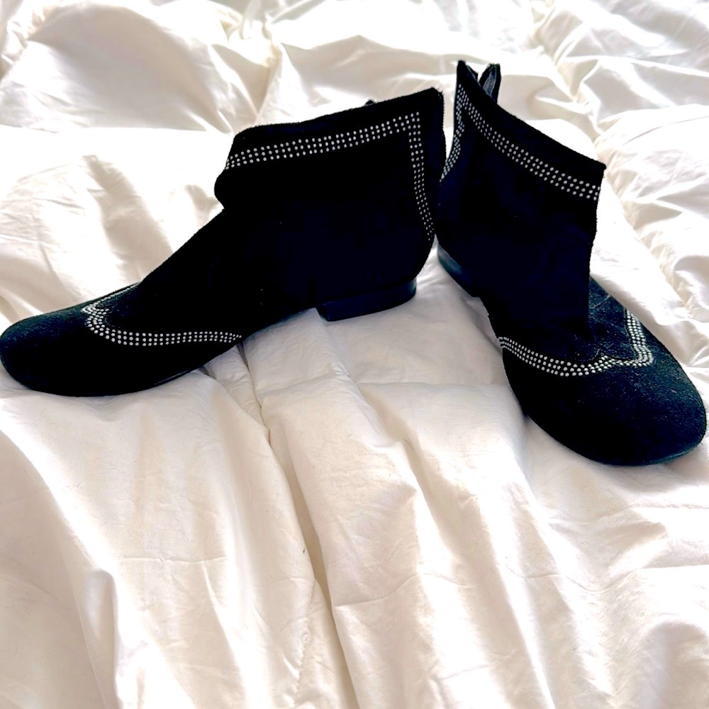Vaneli black suede 8.5 🤠 booties!